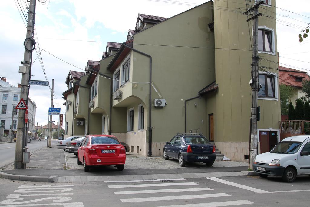 Hotel Gallant Sibiu Buitenkant foto
