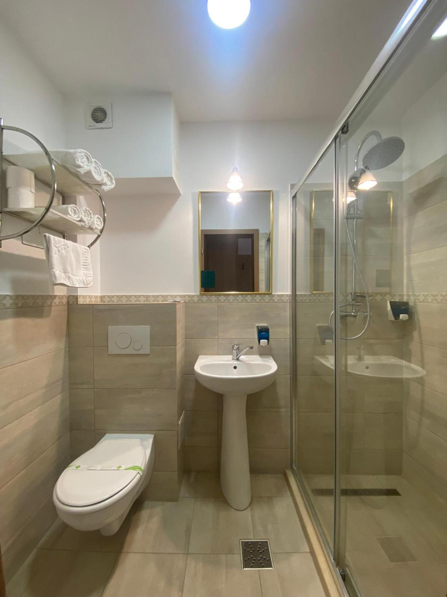 Hotel Gallant Sibiu Buitenkant foto