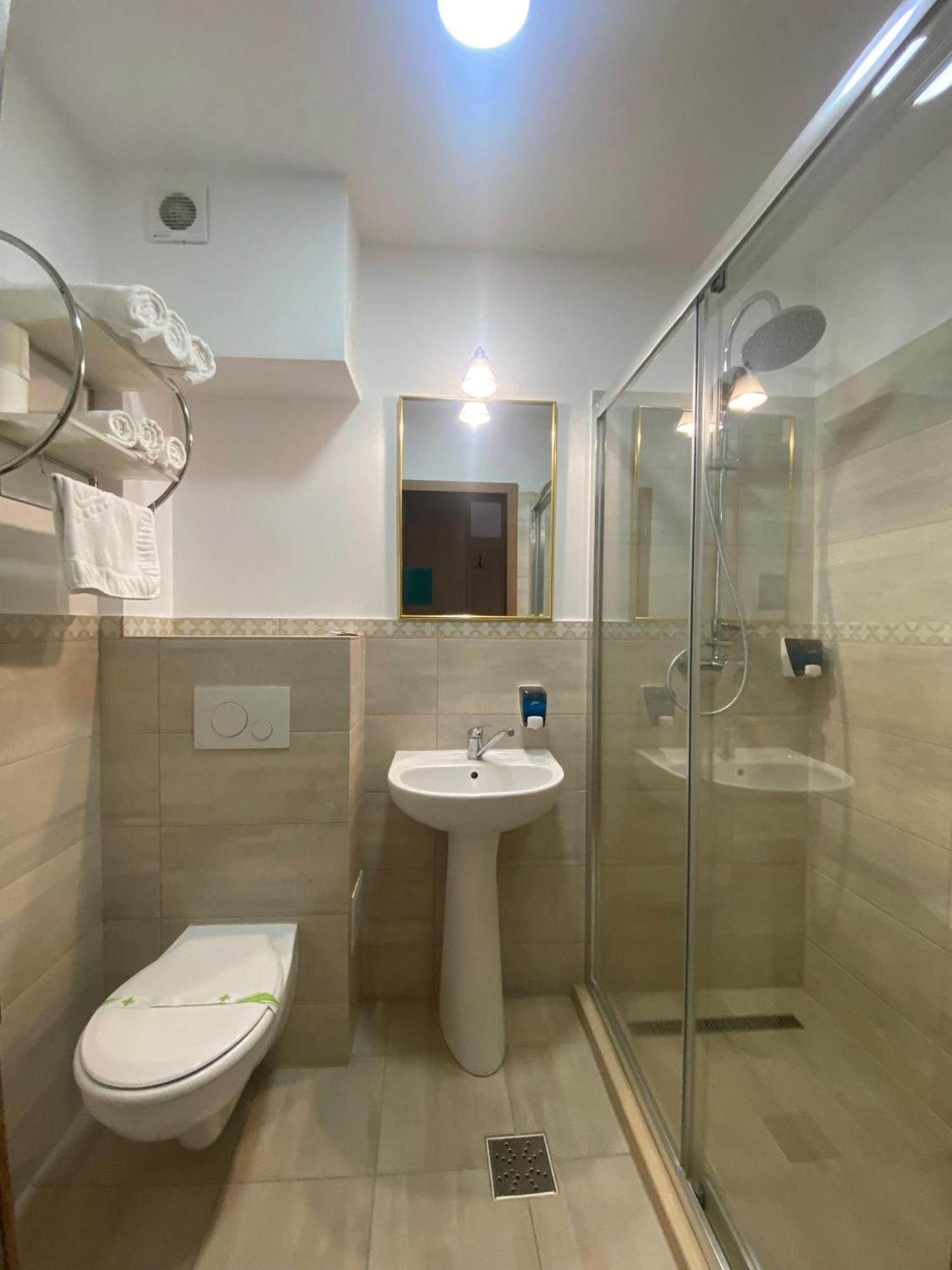 Hotel Gallant Sibiu Buitenkant foto
