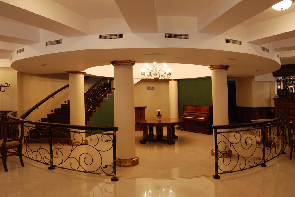 Hotel Gallant Sibiu Buitenkant foto