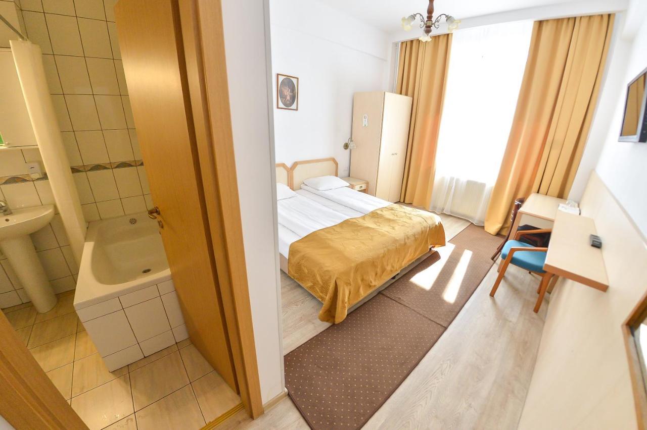 Hotel Gallant Sibiu Buitenkant foto